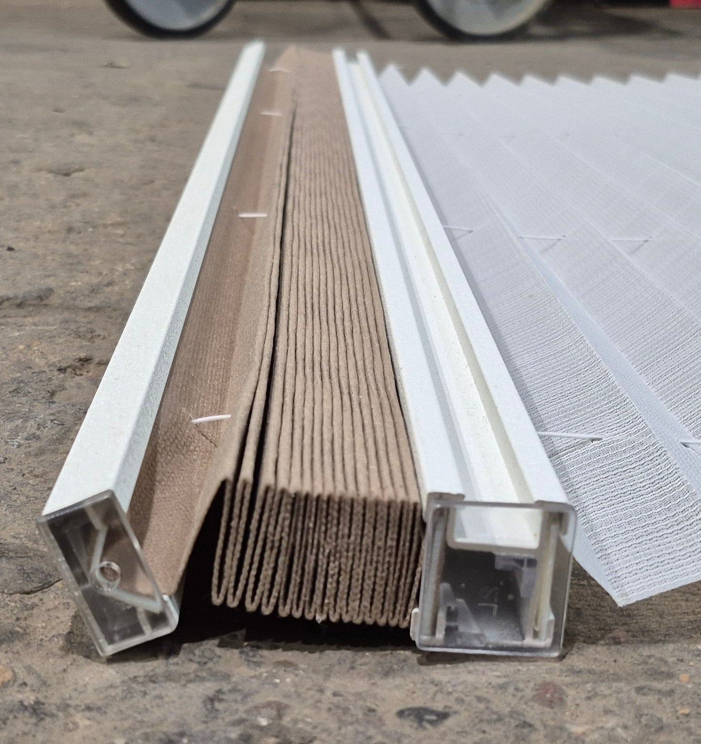 Used Pleated Day / Night Shade, White / Tan - 37 7/8