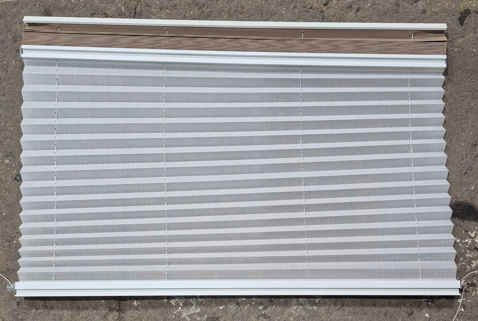 Used Pleated Day / Night Shade, White / Tan - 37 7/8
