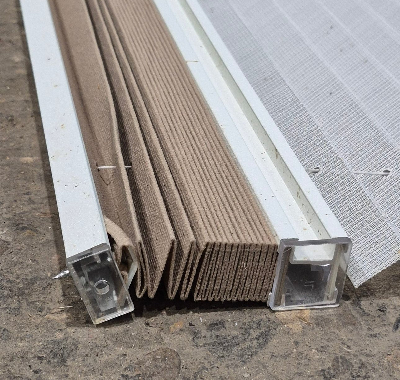 Used Pleated Day / Night Shade, White / Tan - 49 7/8