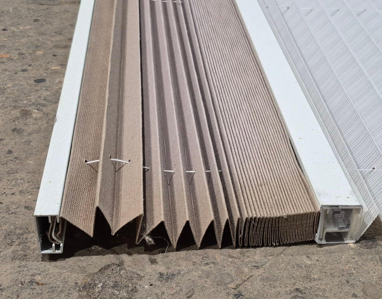 Used Pleated Day / Night Shade, White / Tan - 57 7/8