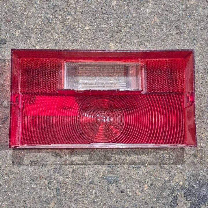 Used Reflect-O-Lite Tail Light Replacement Lens - SAE-AILRST-73 D.O.T. , No. 910-950 - Young Farts RV Parts