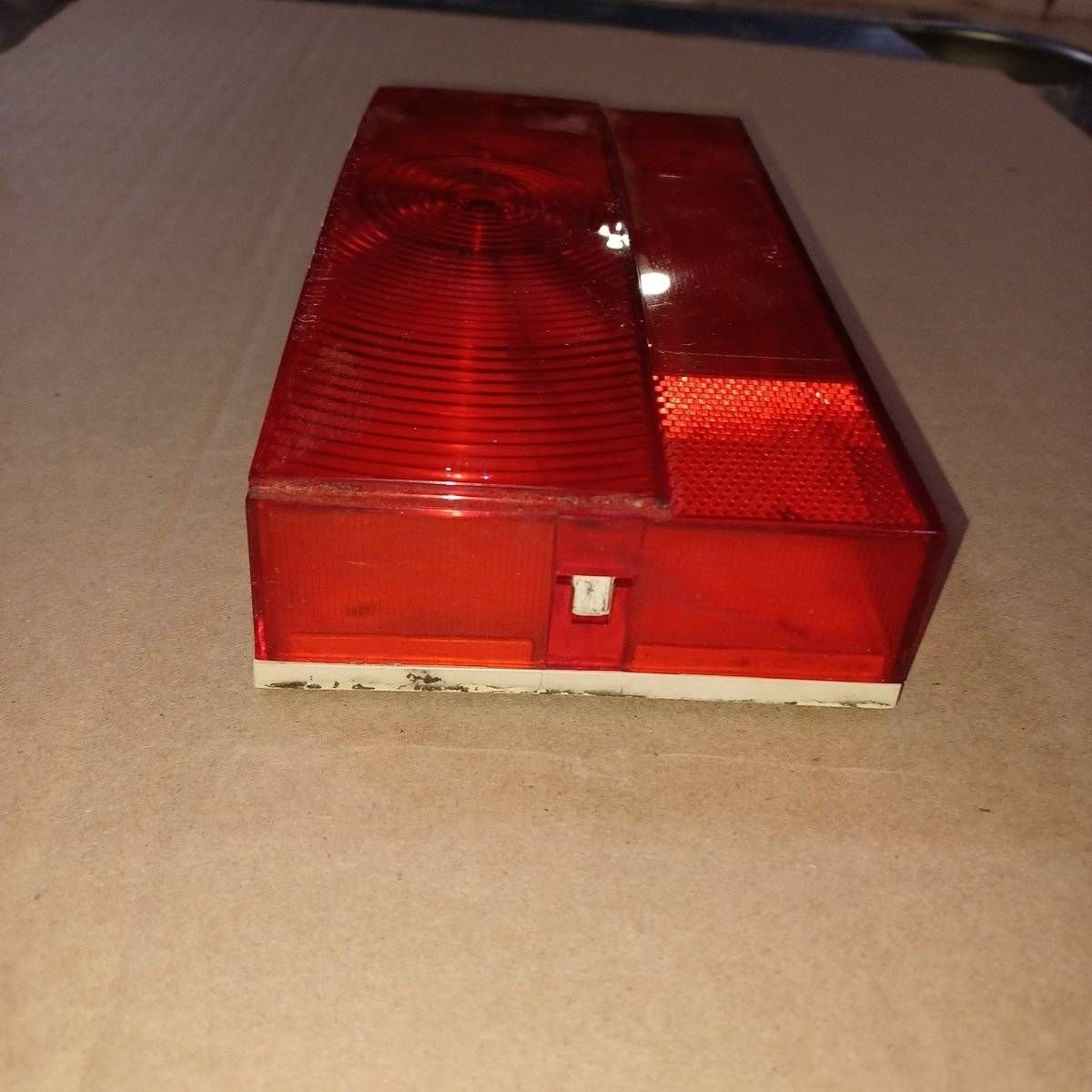 Used Reflect-O-Lite Tail Light Replacement Lens - SAE-AILRST-73 D.O.T. , No. 910-950 - Young Farts RV Parts