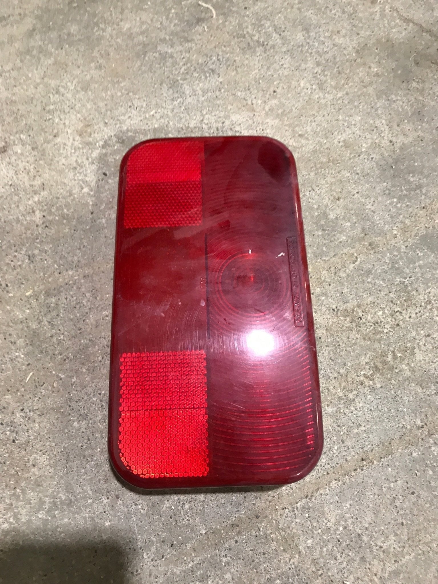 Used Round lens tail light DOT AILST 91 - Young Farts RV Parts