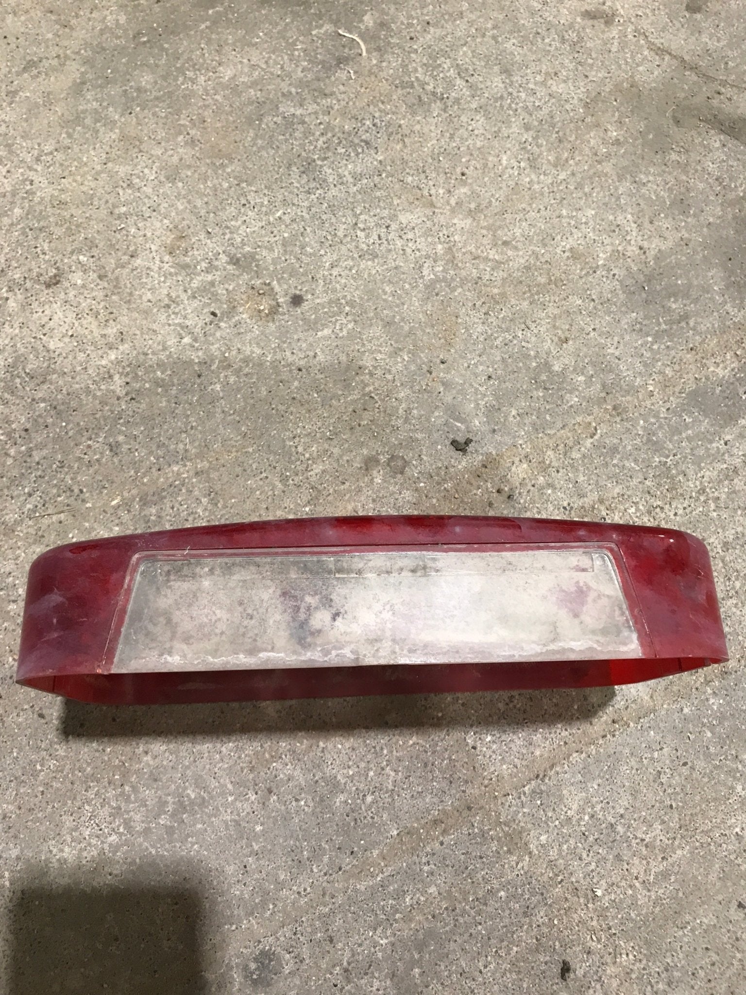 Used Round lens tail light DOT AILST 91 - Young Farts RV Parts