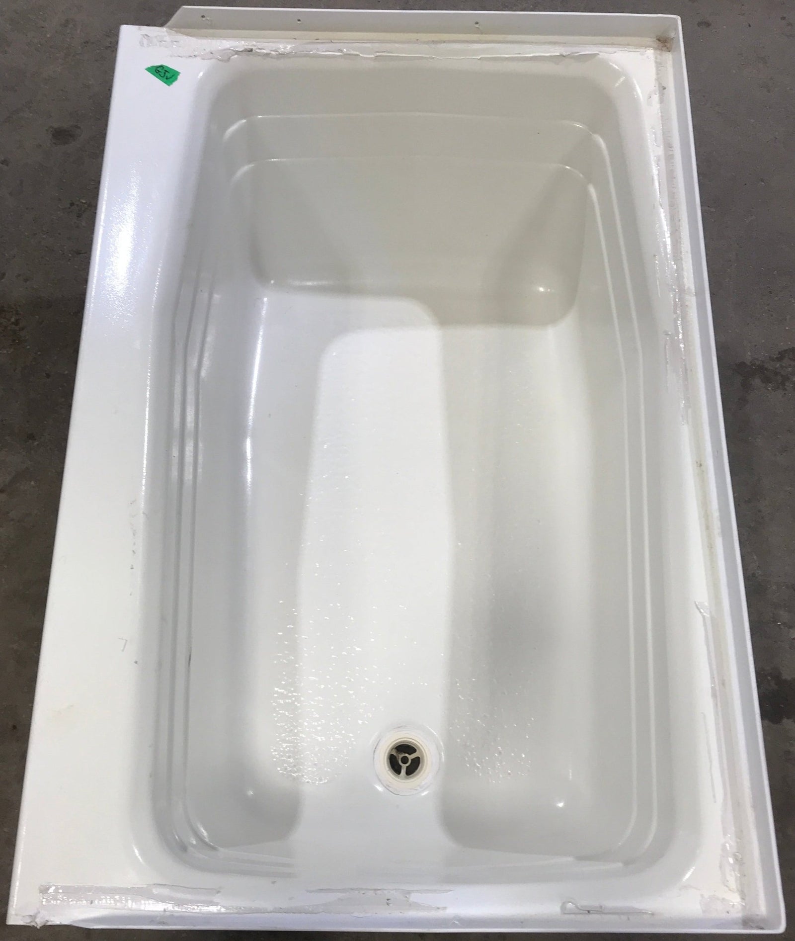 Used RV Bath Tub, Right Hand Drain - 36” L x 24