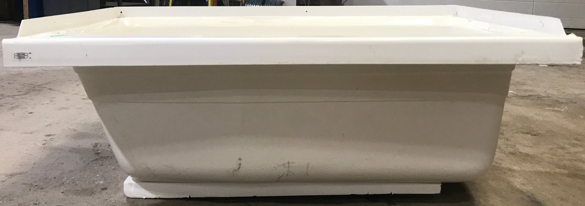 Used RV Bath Tub, Right Hand Drain - 36” L x 24" W - Young Farts RV Parts