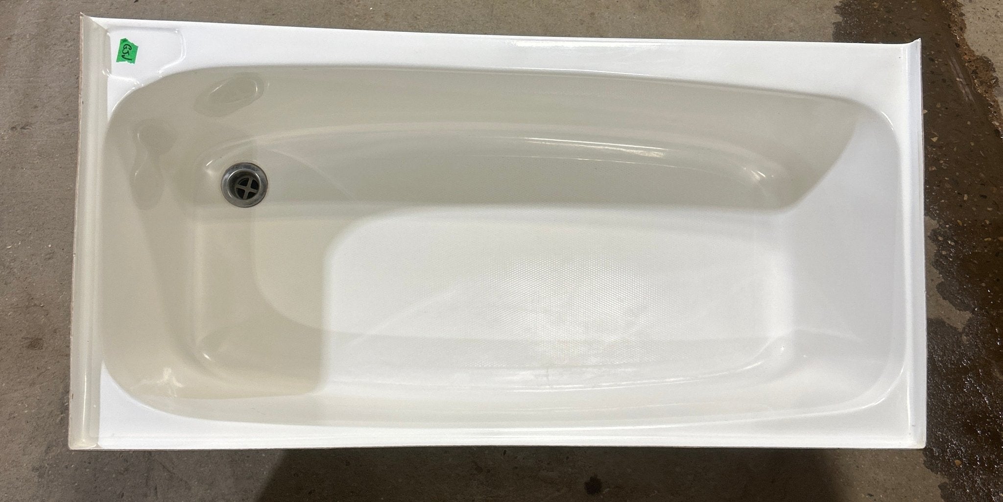 Used RV Bath Tub, Right Hand Drain - 43 3/4” x 22” - Young Farts RV Parts