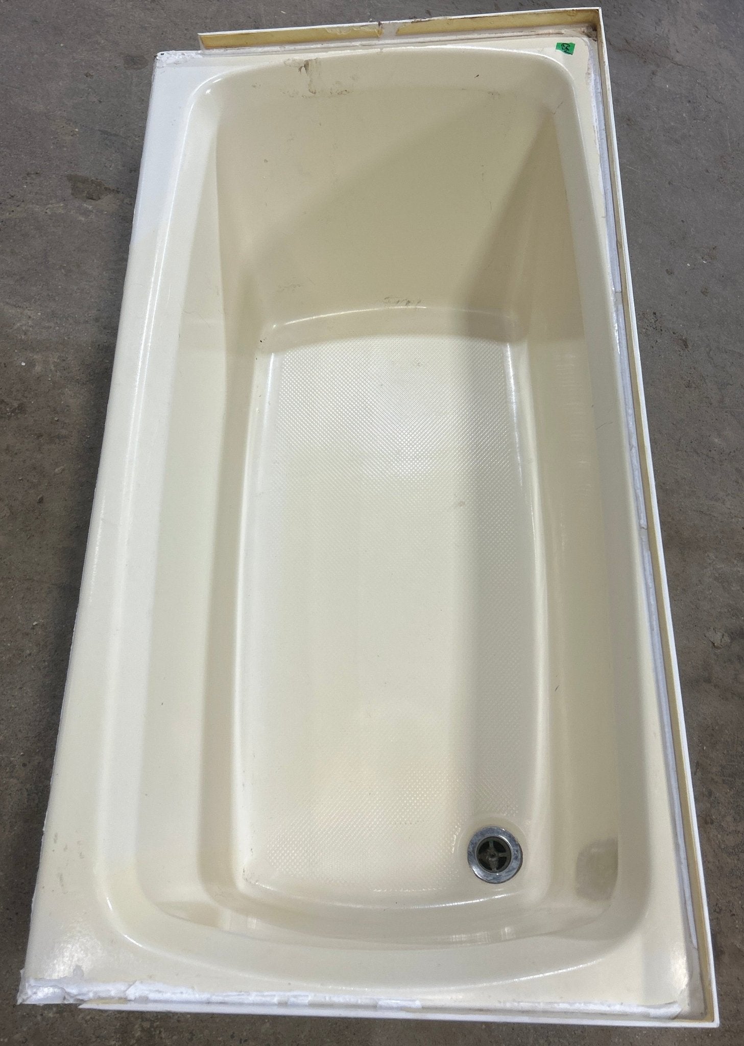 Used RV Bath Tub, Right Hand Drain - 46” L x 23 1/2" W - Young Farts RV Parts