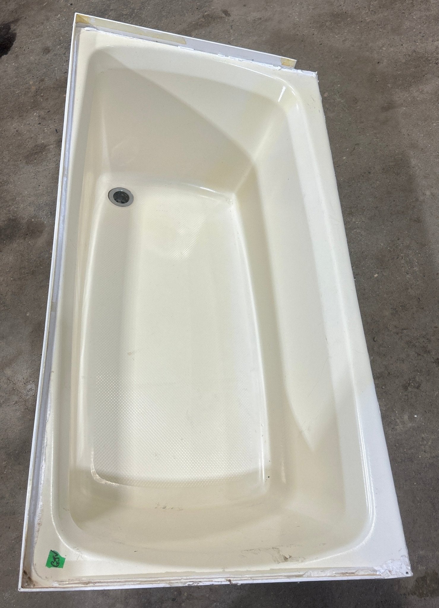 Used RV Bath Tub, Right Hand Drain - 46” L x 23 1/2