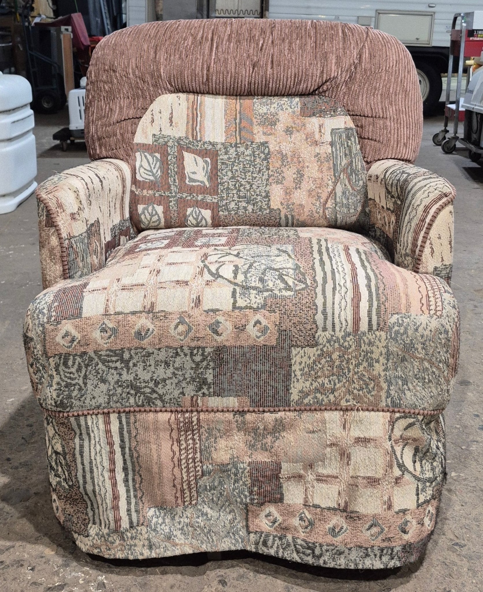 Used RV Chair - 32 3/4" H x 25 1/2" W x 25 1/2" D - Young Farts RV Parts
