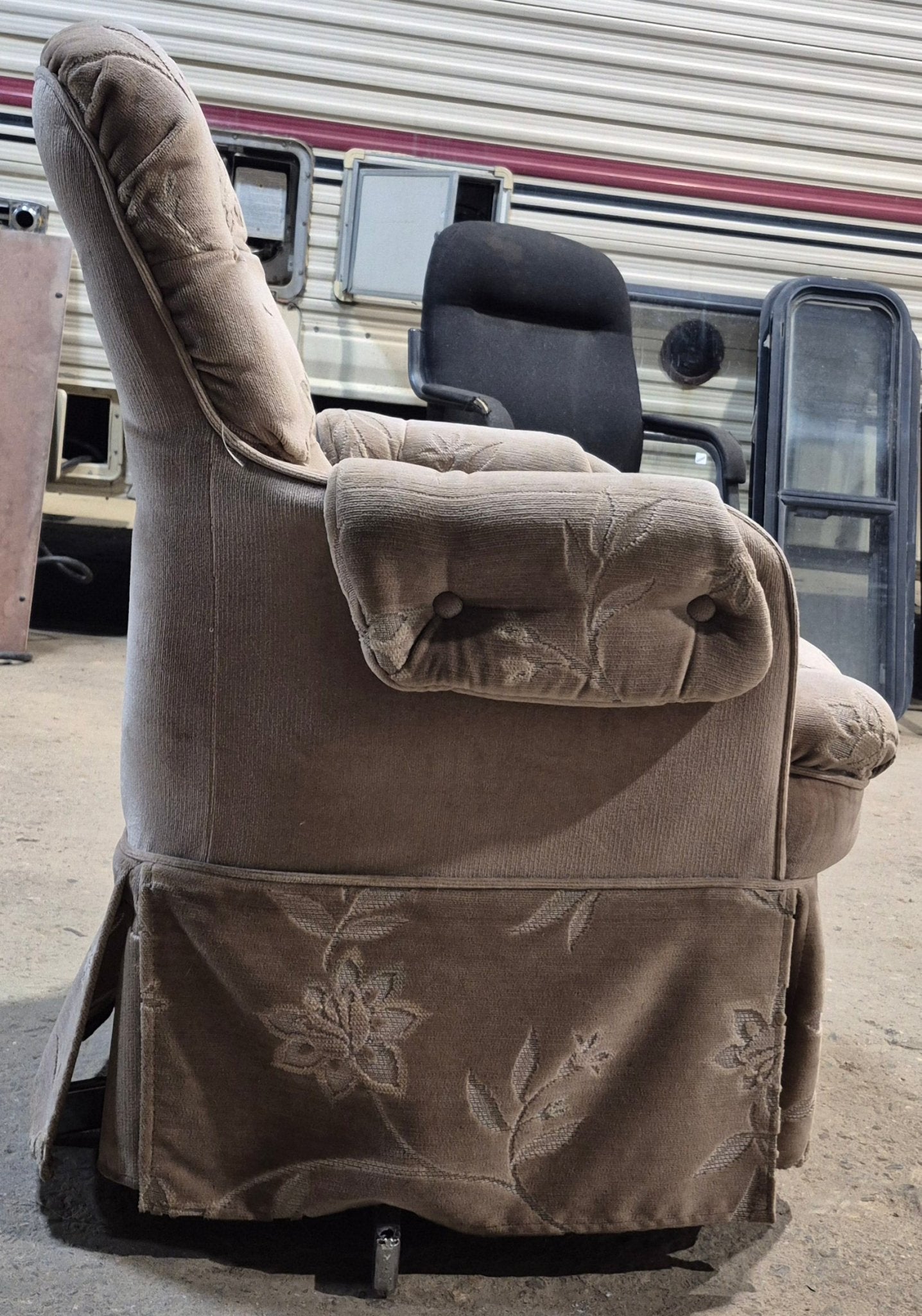 Used RV Chair - 37