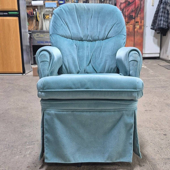 Used RV Chair - 38 1/4" H x 25" W x 28" D - Young Farts RV Parts