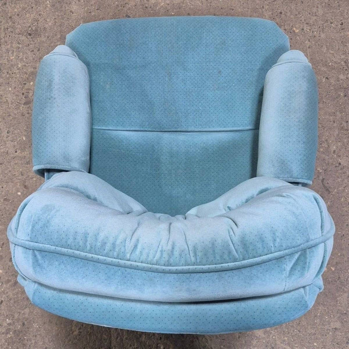 Used RV Chair - 38 1/4" H x 25" W x 28" D - Young Farts RV Parts