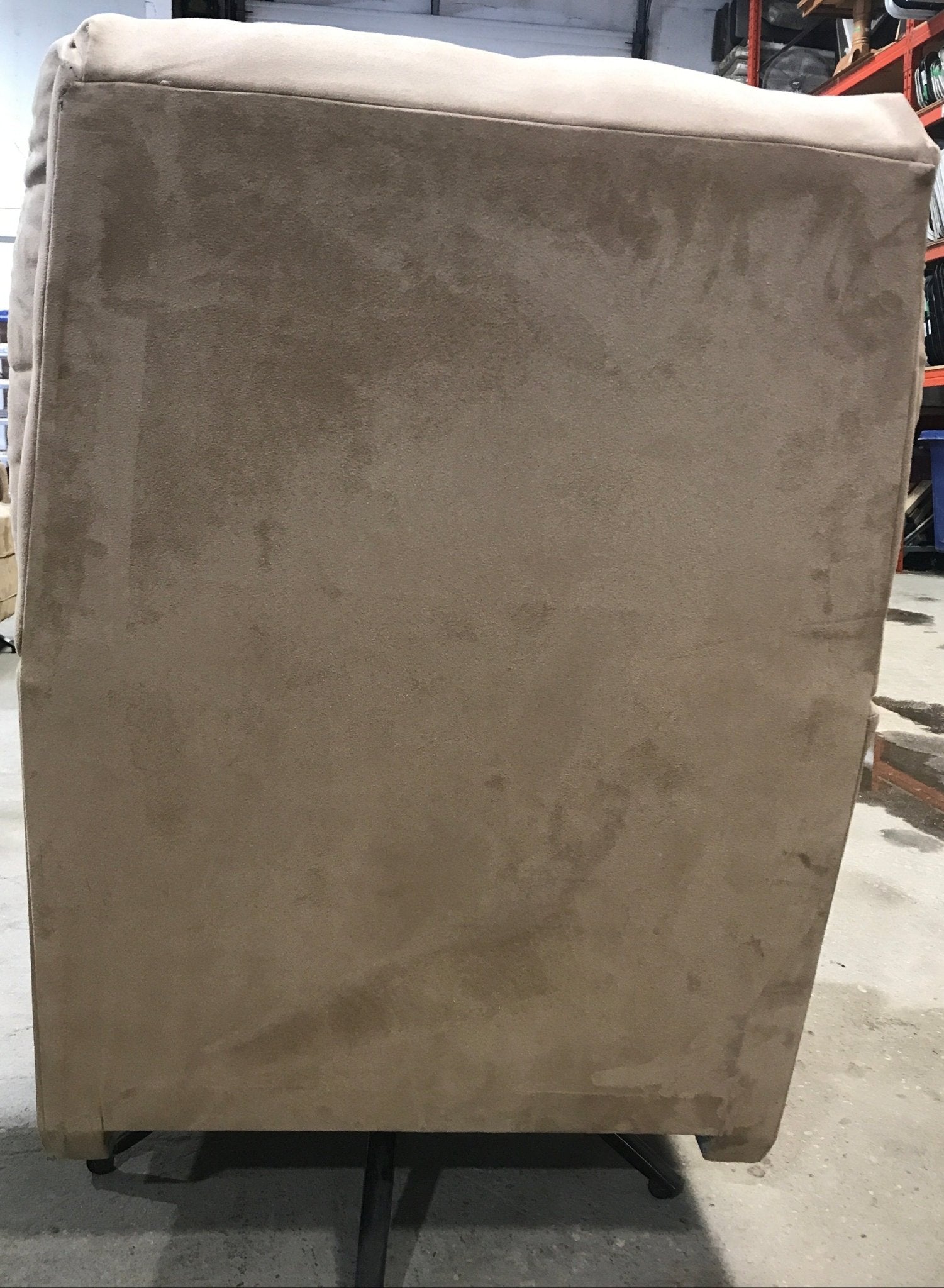 Used RV Chair - 39" H x 25" W x 20" D - Young Farts RV Parts