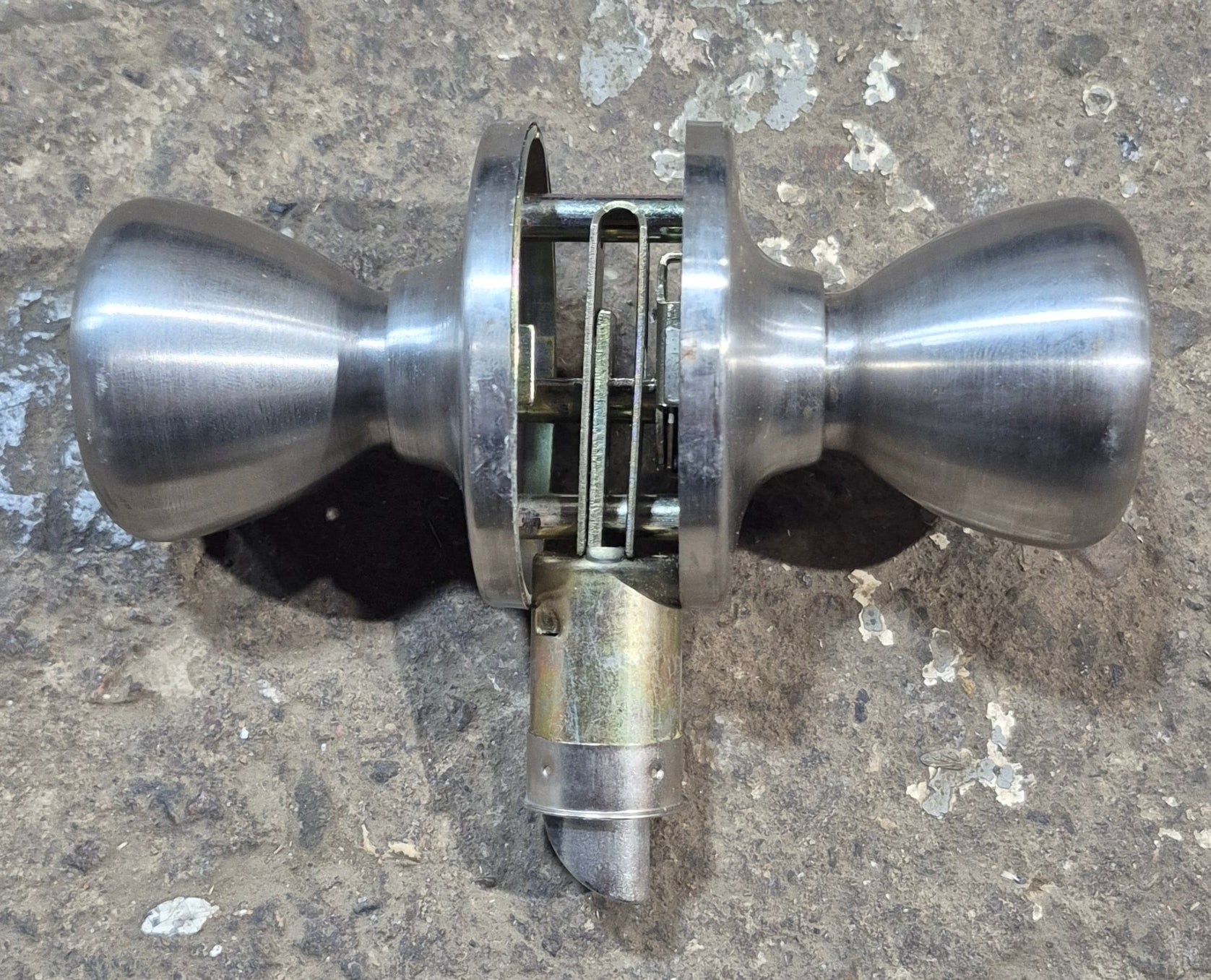 Used RV Interior Door Knob 3/4" Wall 2 1/2" Latch Non - Locking - Young Farts RV Parts