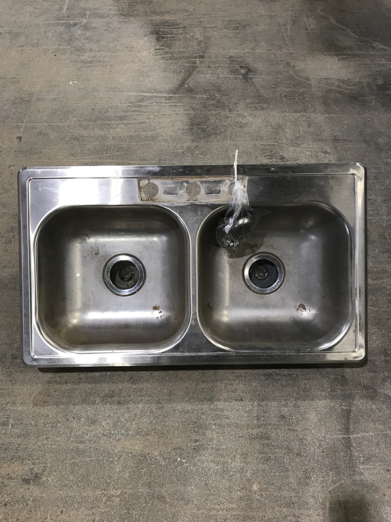 Used RV Kitchen Sink 33” W X 19” L - Young Farts RV Parts
