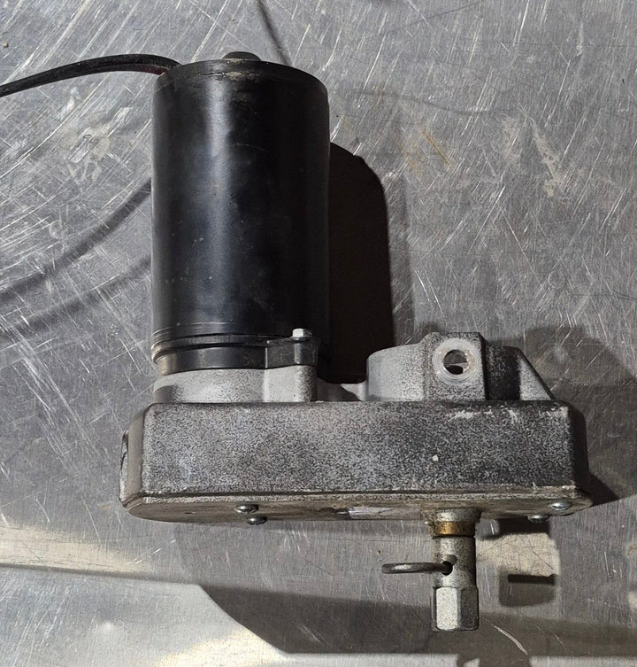 Used RV Slide Out Motor 18:1 - VMC7534637 - Young Farts RV Parts