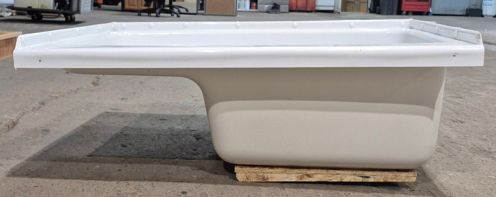 Used RV Step Bath Tub 35 7/8