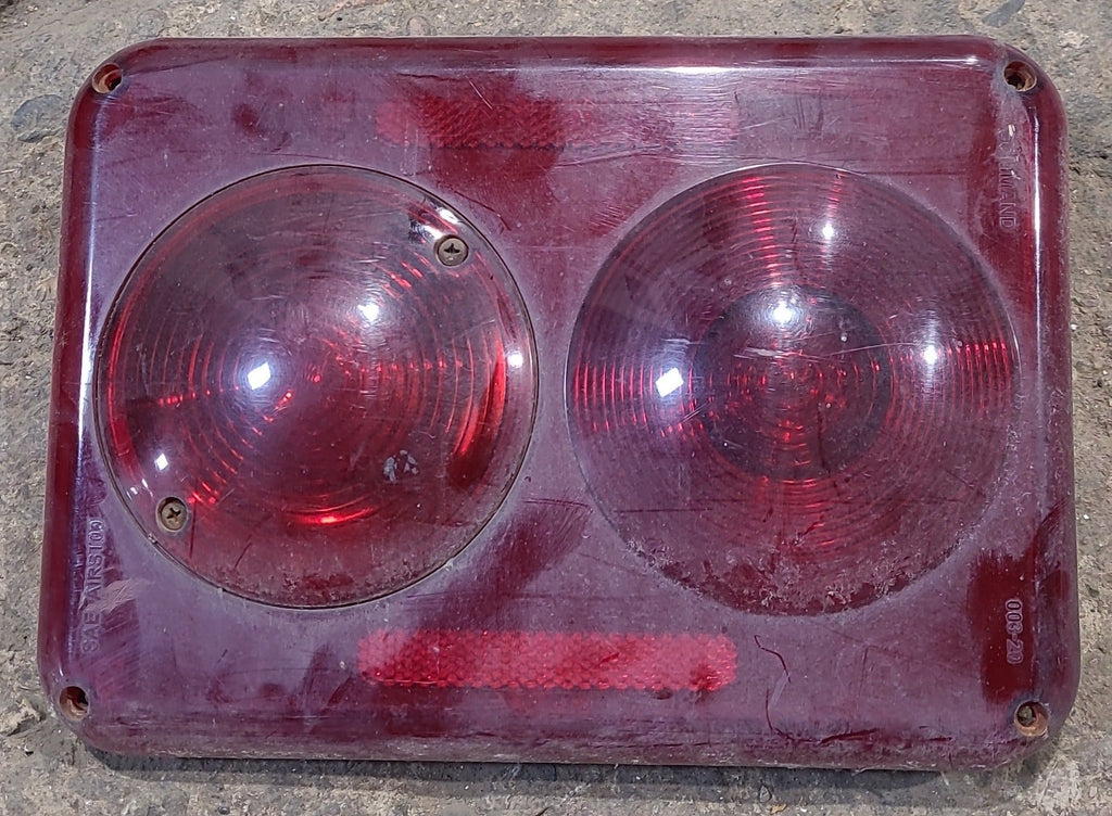 Used RV Tail Light Assembly SAE AIRST00 - Young Farts RV Parts