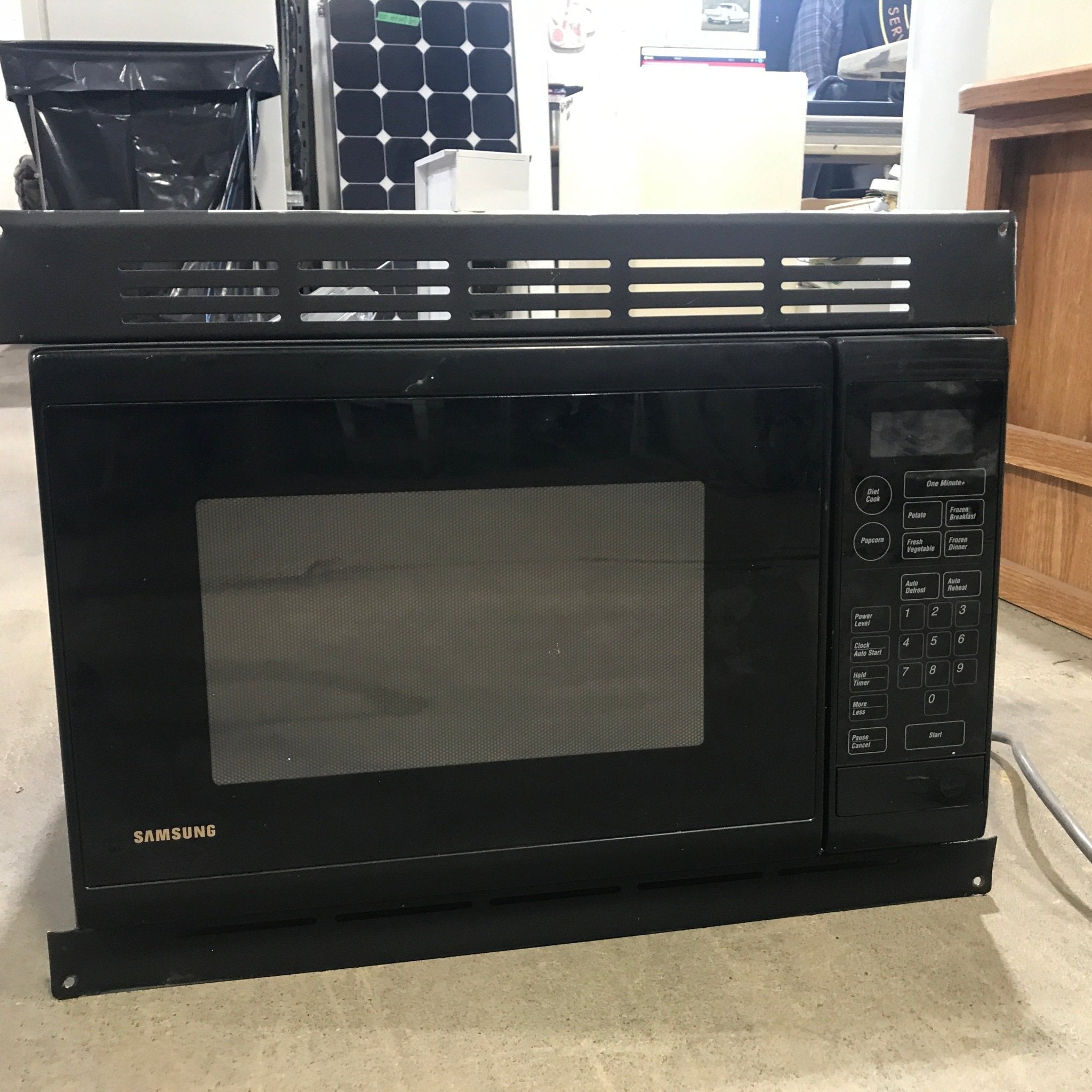 Used Samsung RV Microwave 20 1/2" W x 11 3/4" H x 13 3/4" D - Young Farts RV Parts