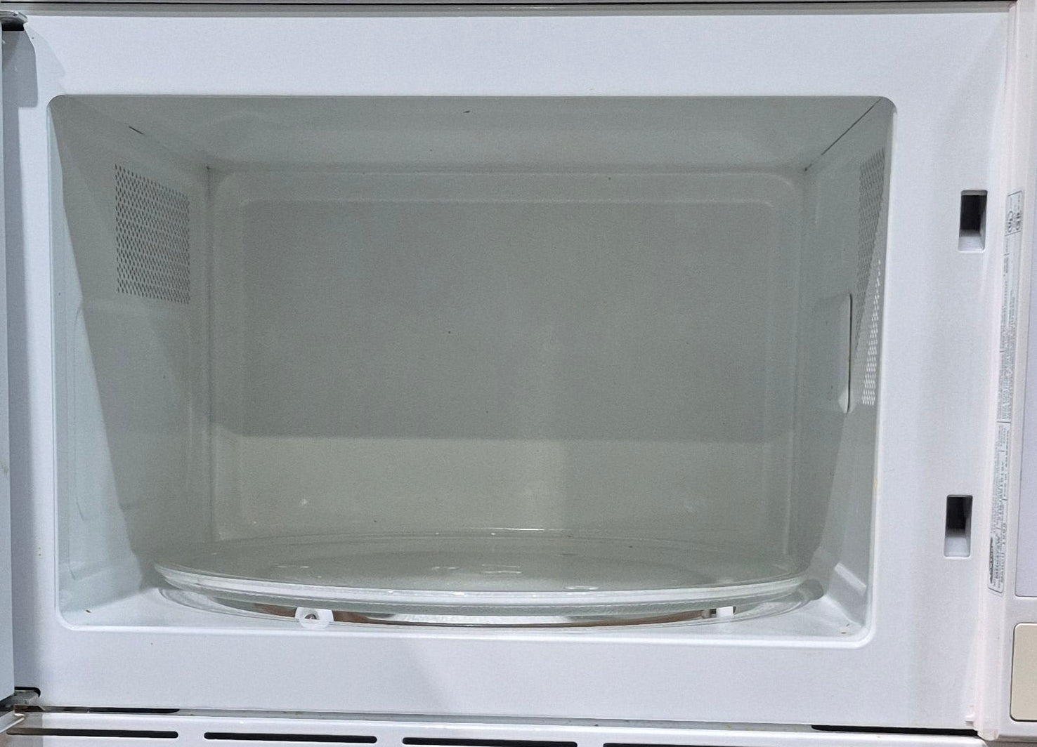 Used Samsung RV Microwave 20 1/4" W x 11 1/2" H x 13 1/2" D - Young Farts RV Parts
