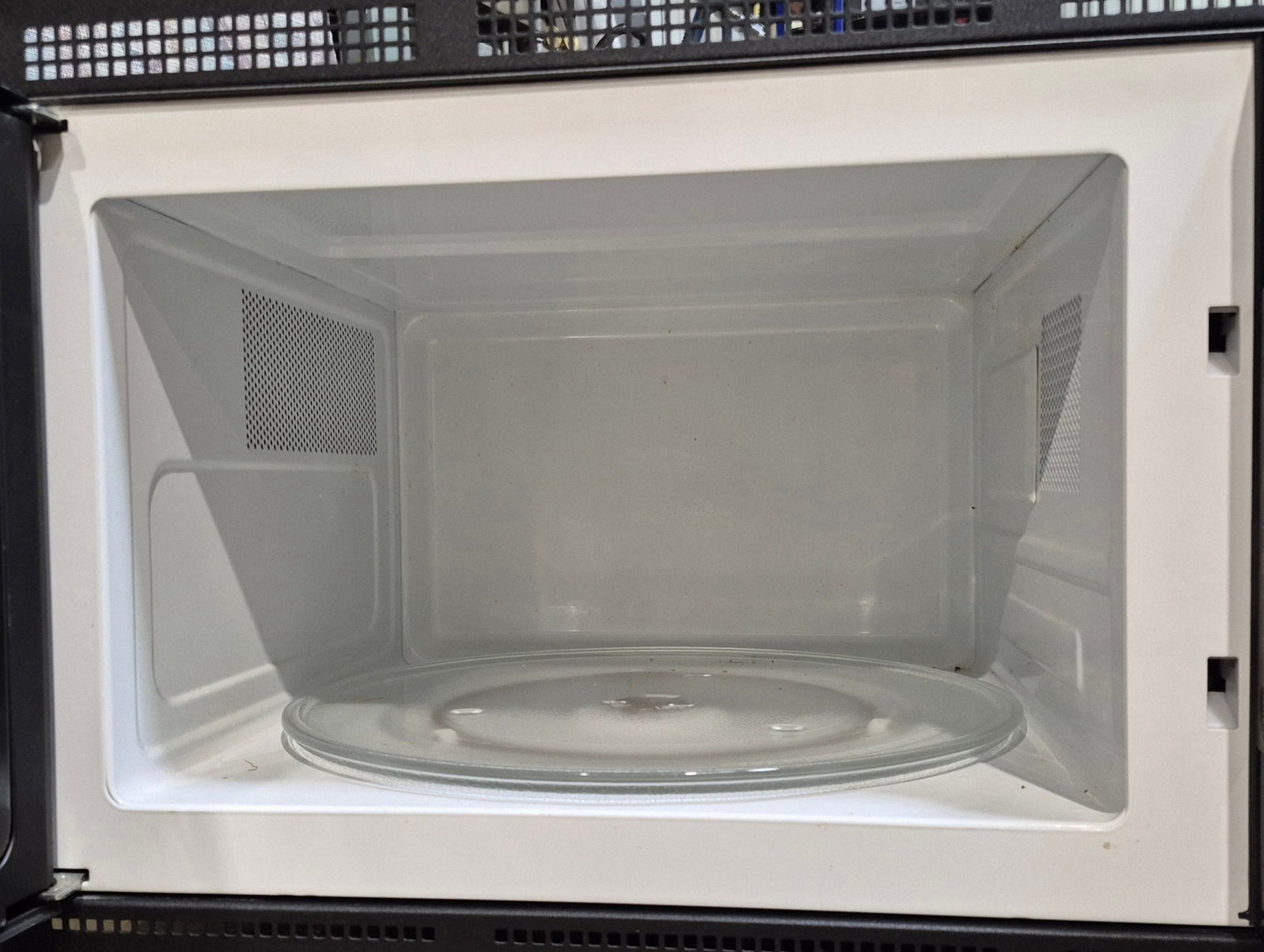 Used SAMSUNG RV Microwave 22
