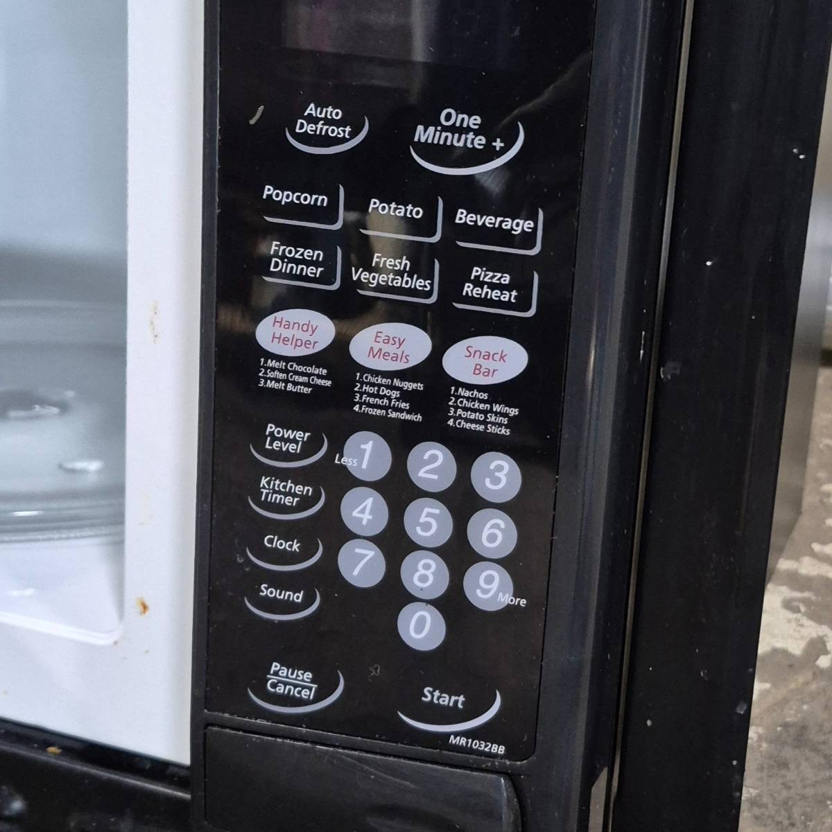 Used Samsung RV Microwave - MR1032BB - Young Farts RV Parts