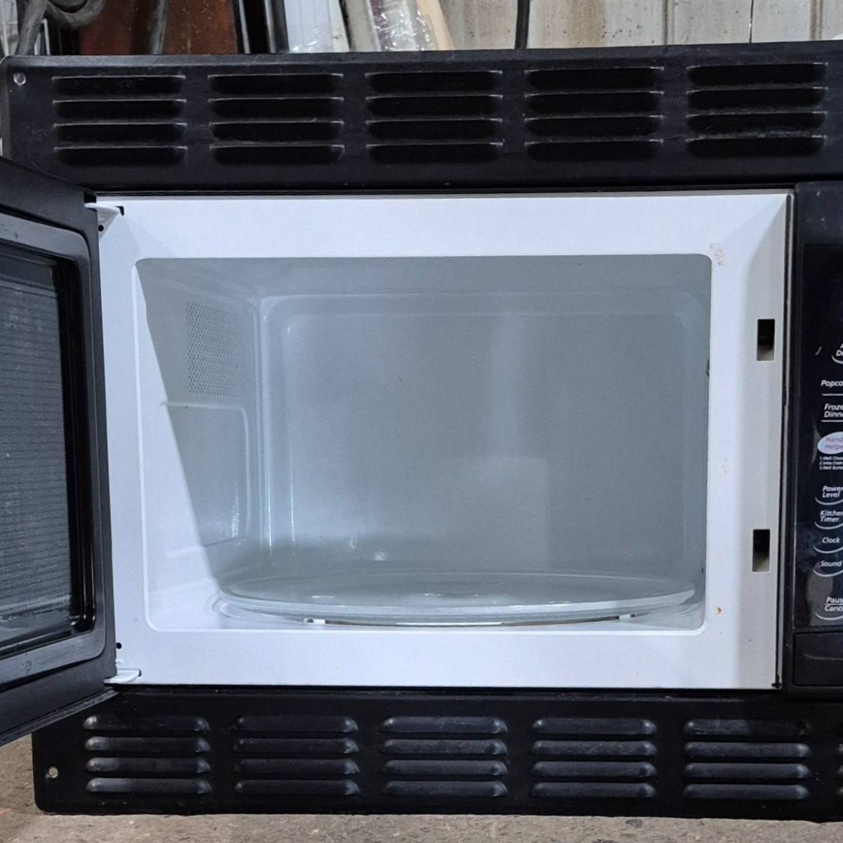 Used Samsung RV Microwave - MR1032BB - Young Farts RV Parts