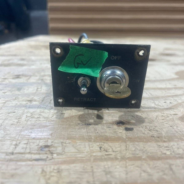 Used Single Landing Gear Legs Toggle Switch with key on/off - CHILY 7026 - Young Farts RV Parts