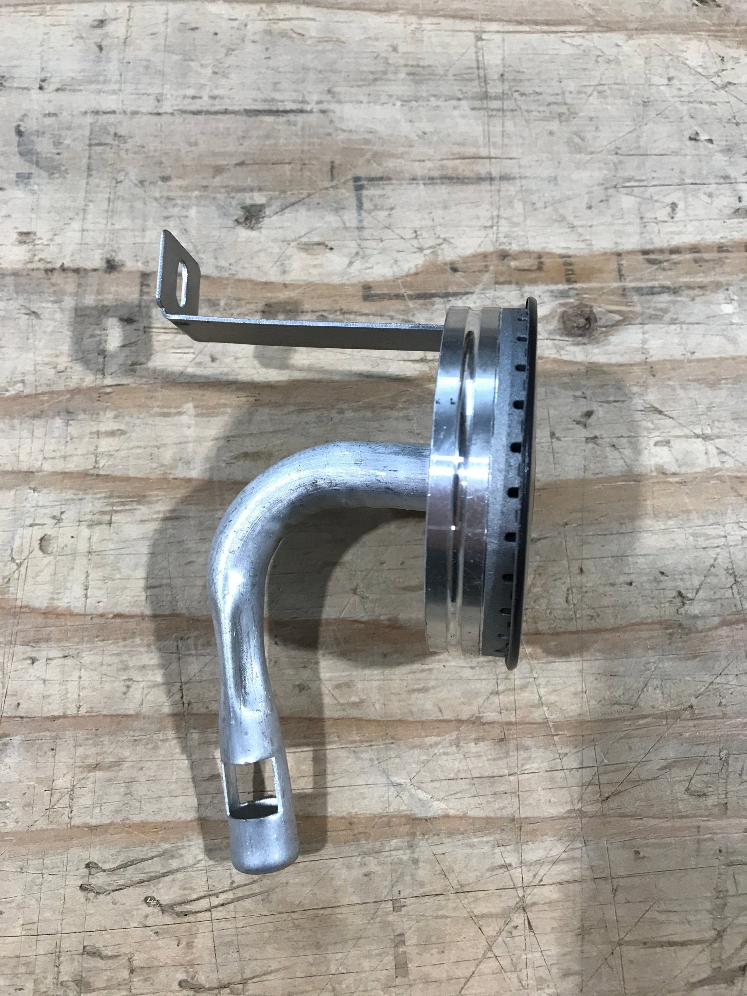 Used Suburban Assembly Center Burner 010999 - Young Farts RV Parts