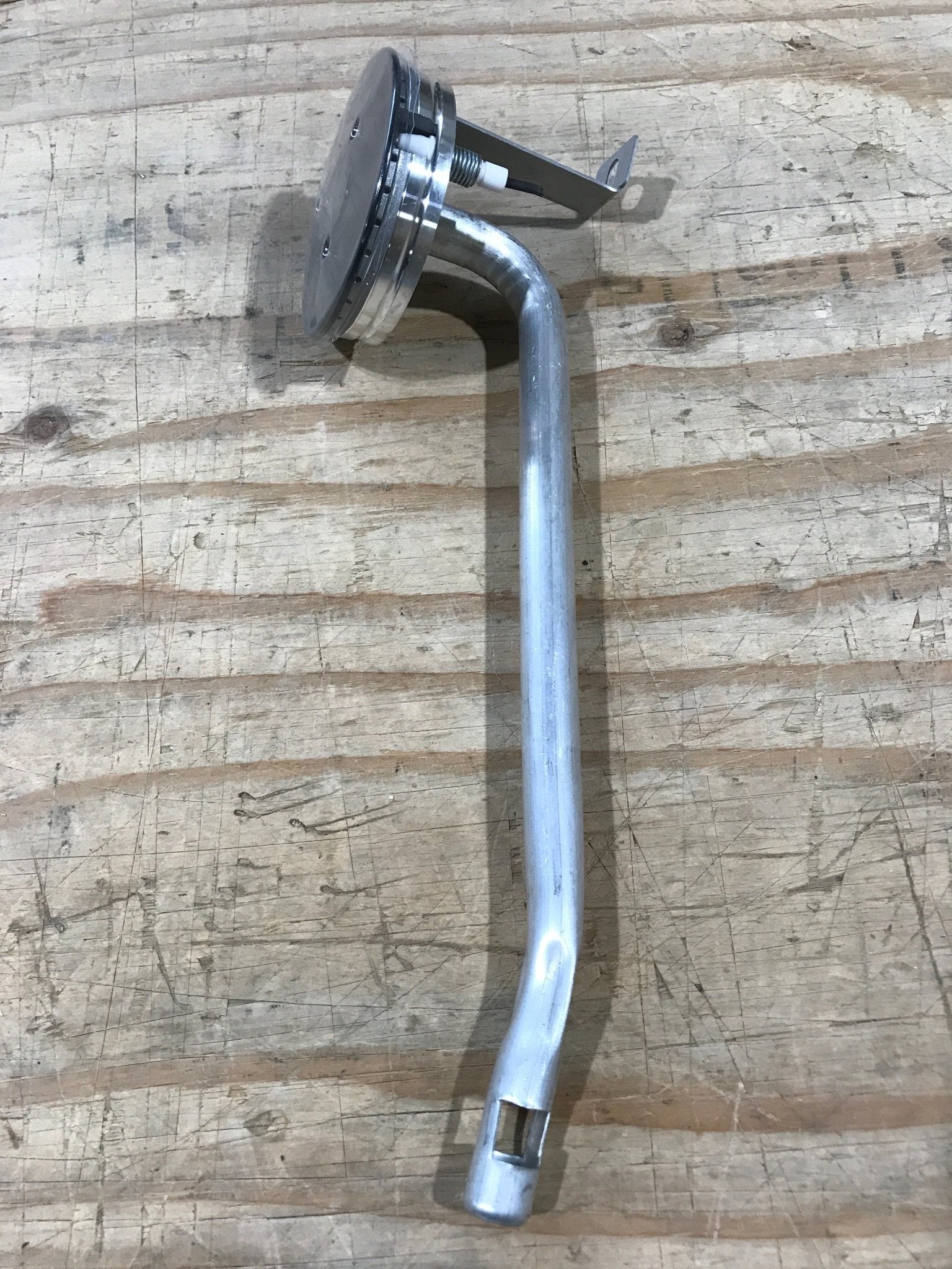 Used Suburban Assembly Left Rear 011000 - Young Farts RV Parts