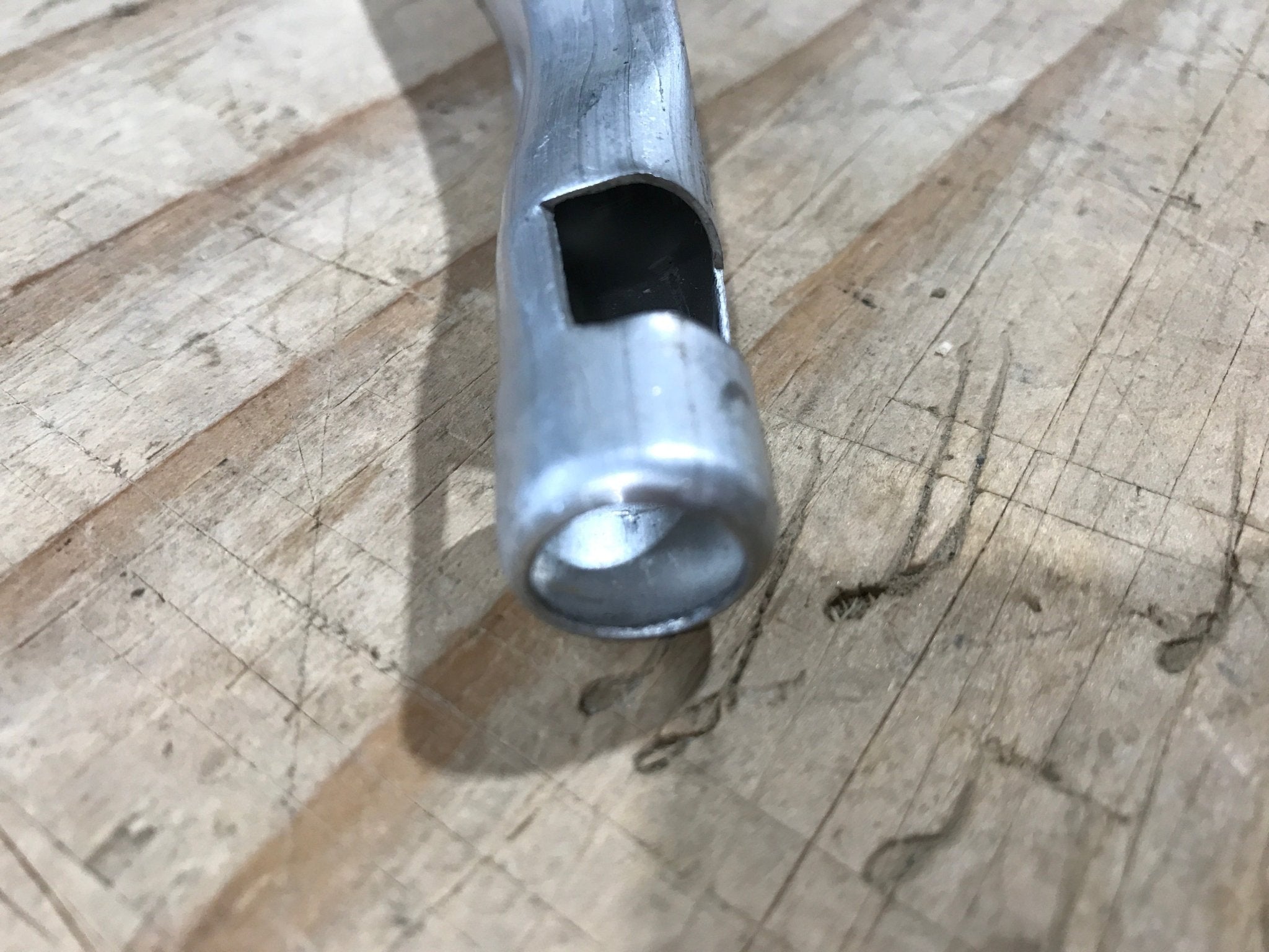 Used Suburban Assembly Left Rear 011000 - Young Farts RV Parts