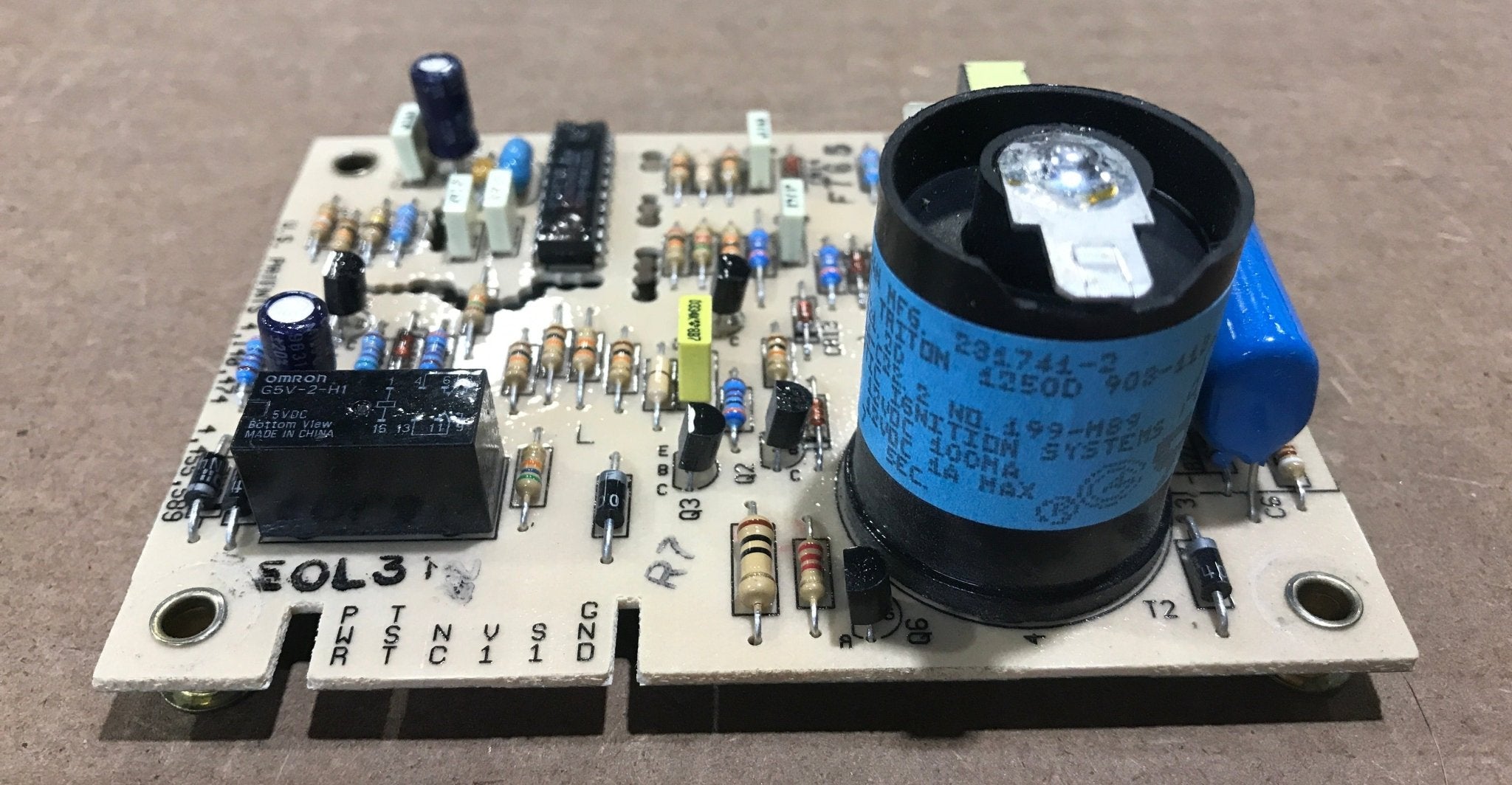 Used Suburban (Fenwal) Ignitor Control Board - 231741 - 2 - Young Farts RV Parts