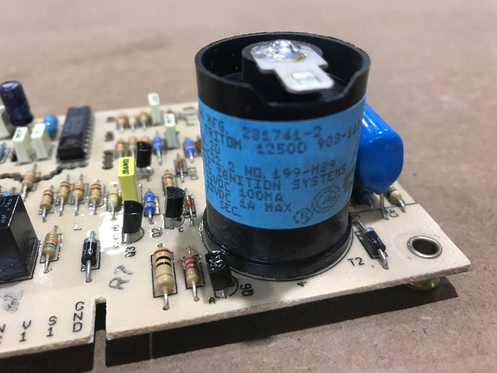 Used Suburban (Fenwal) Ignitor Control Board - 231741 - 2 - Young Farts RV Parts