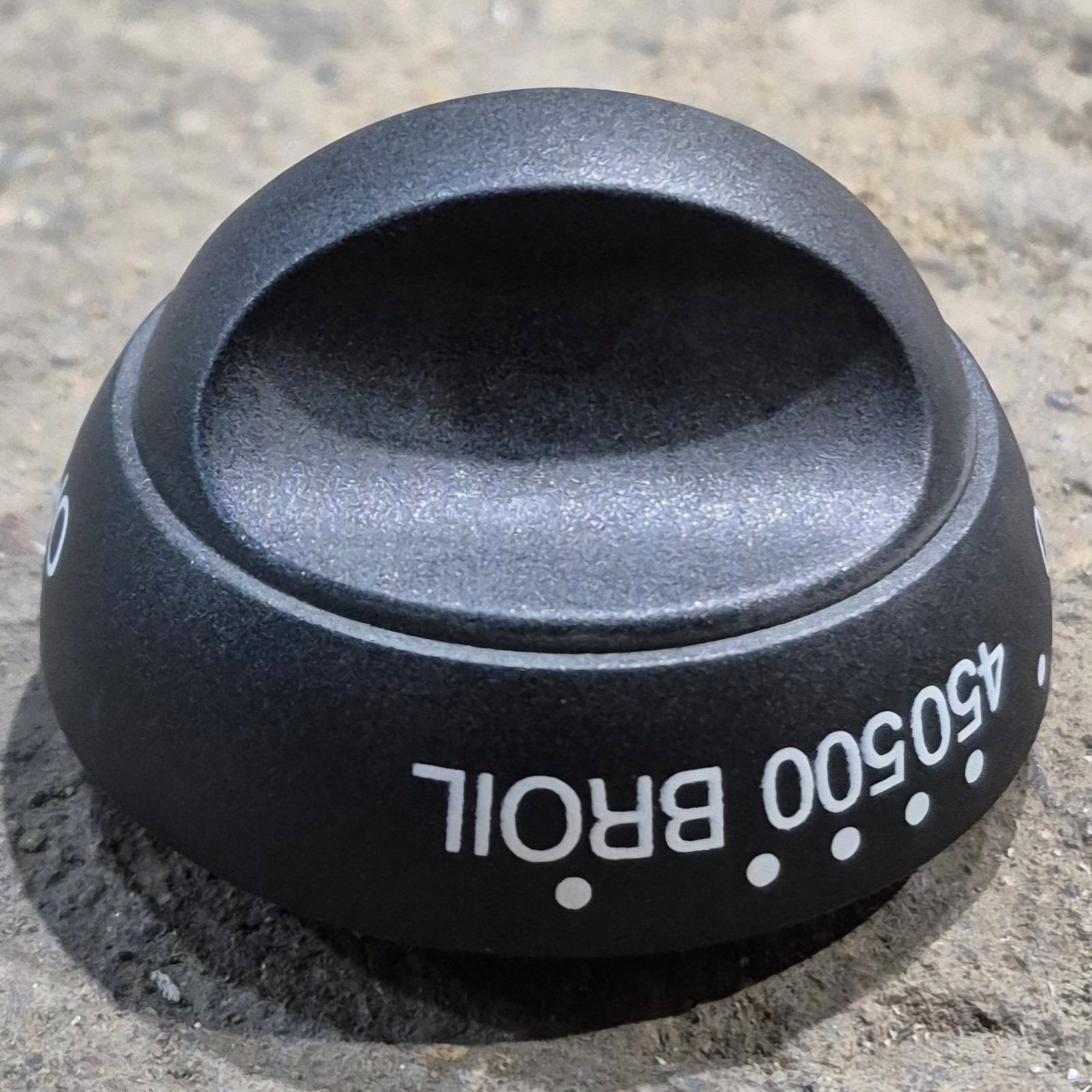 Used Suburban Oven Control Knob - 140255 - Young Farts RV Parts