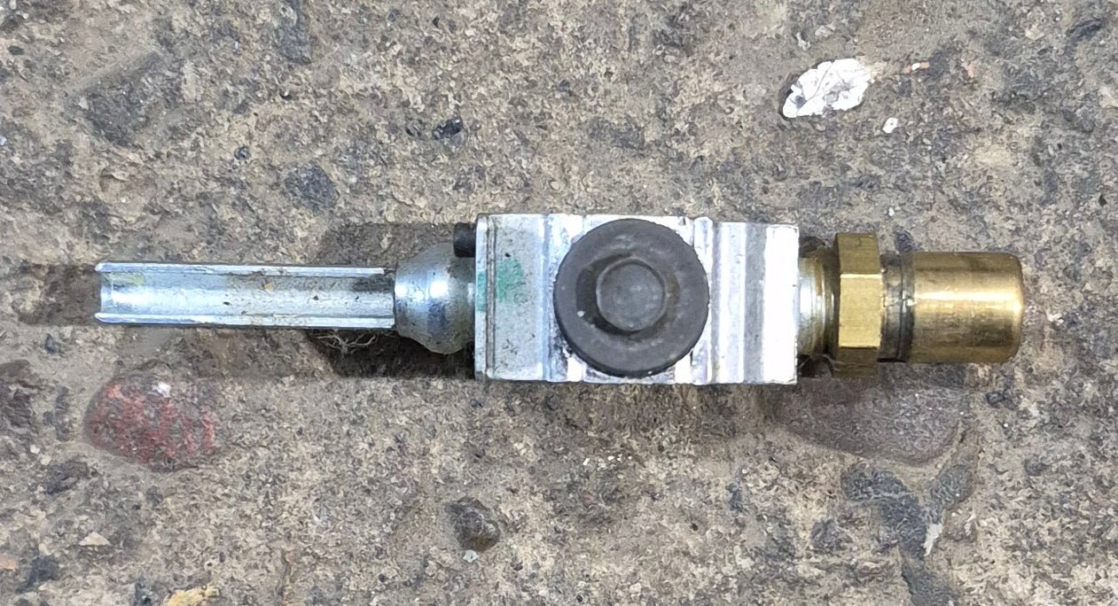 Used Suburban Top Burner Valve, Rear Left & Right - 161204 - Young Farts RV Parts