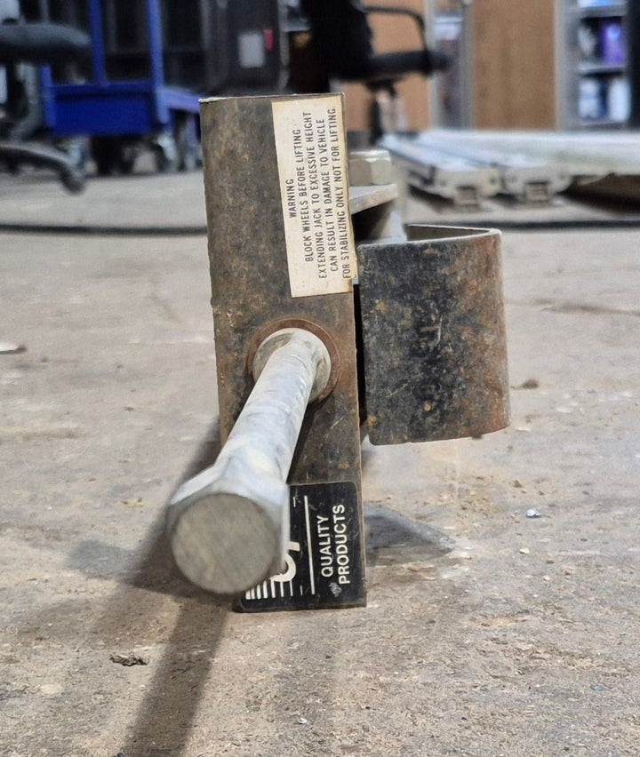 Used Telescopic Stabilizer Jack 79 3/4" - Young Farts RV Parts