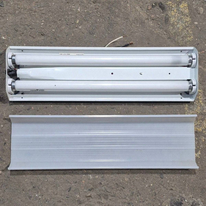 Used Thin-Lite Dual Fluorescent Light Fixture - Young Farts RV Parts