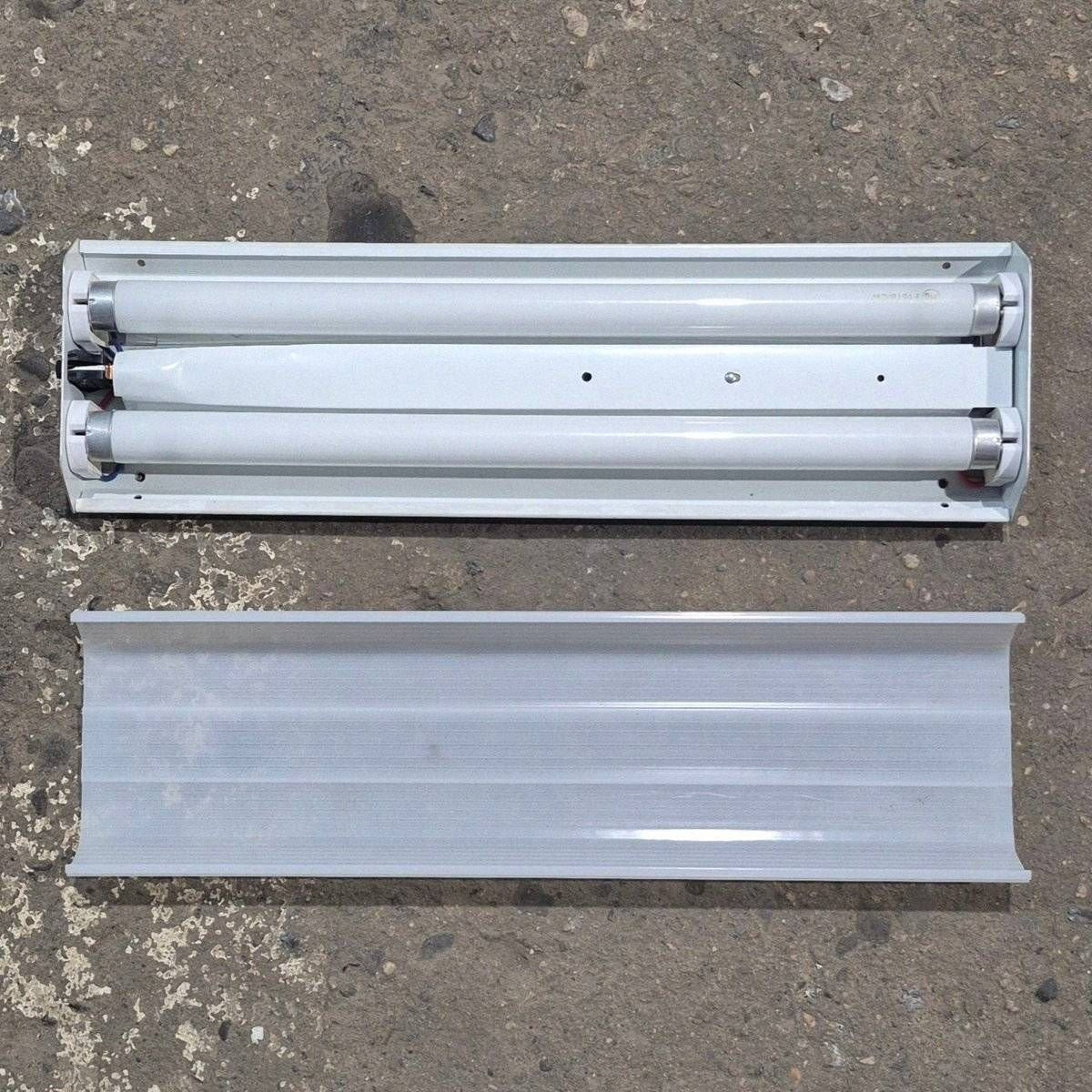 Used Thin-Lite Dual Fluorescent Light Fixture - Model 134 - Young Farts RV Parts