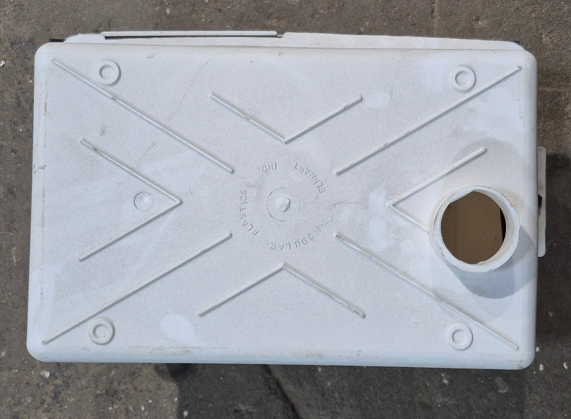 Used Vented Battery Box - Young Farts RV Parts