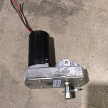 Load image into Gallery viewer, Used VMC Slide Out Motor - VMC7539222 - Young Farts RV Parts