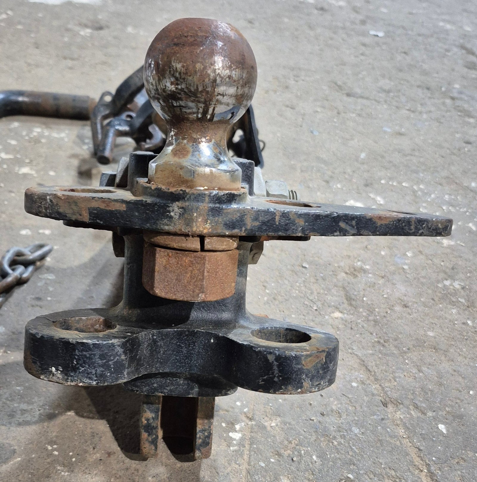 Used Weight Distribution Hitch System - Young Farts RV Parts