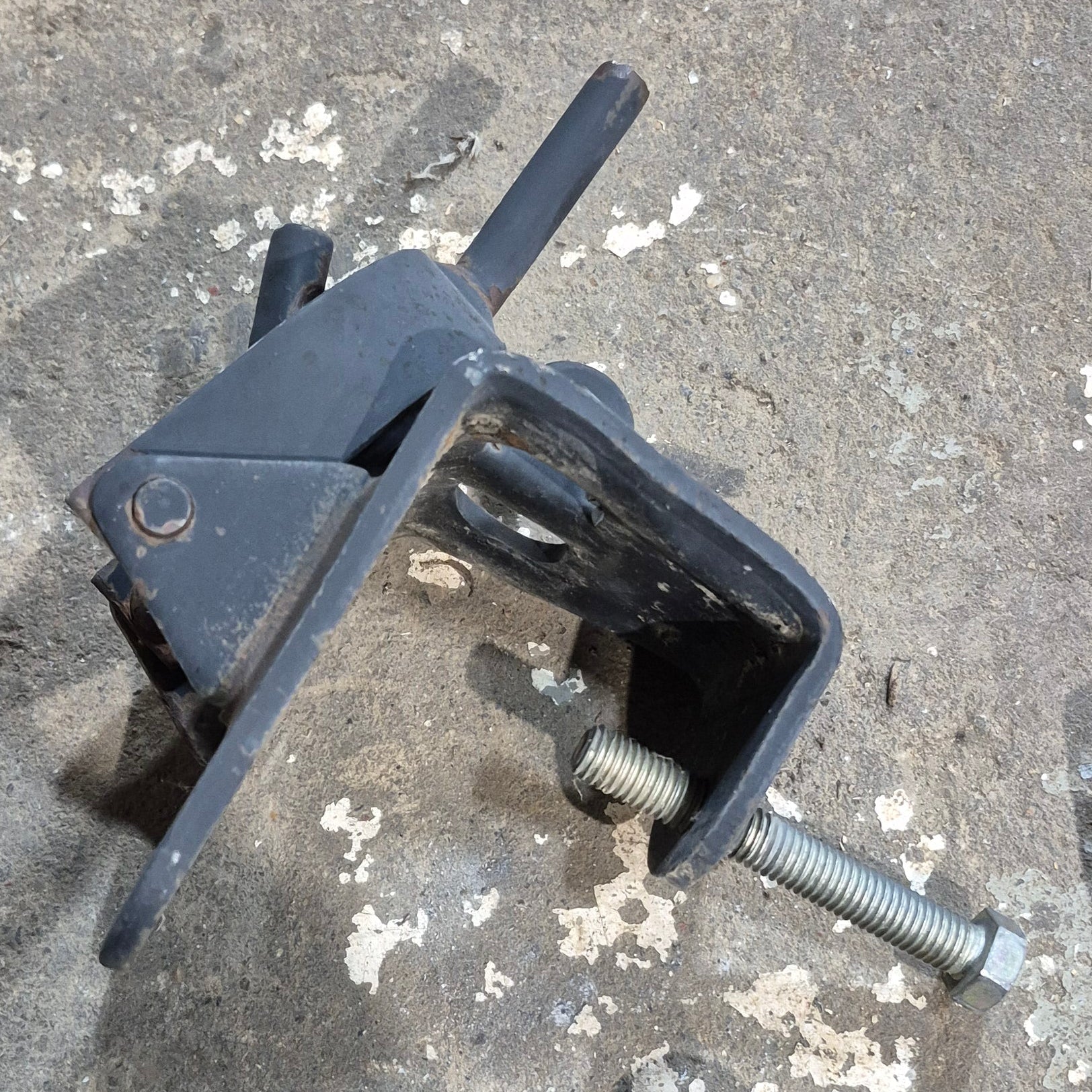 Used Weight Distribution Hitch System - Young Farts RV Parts