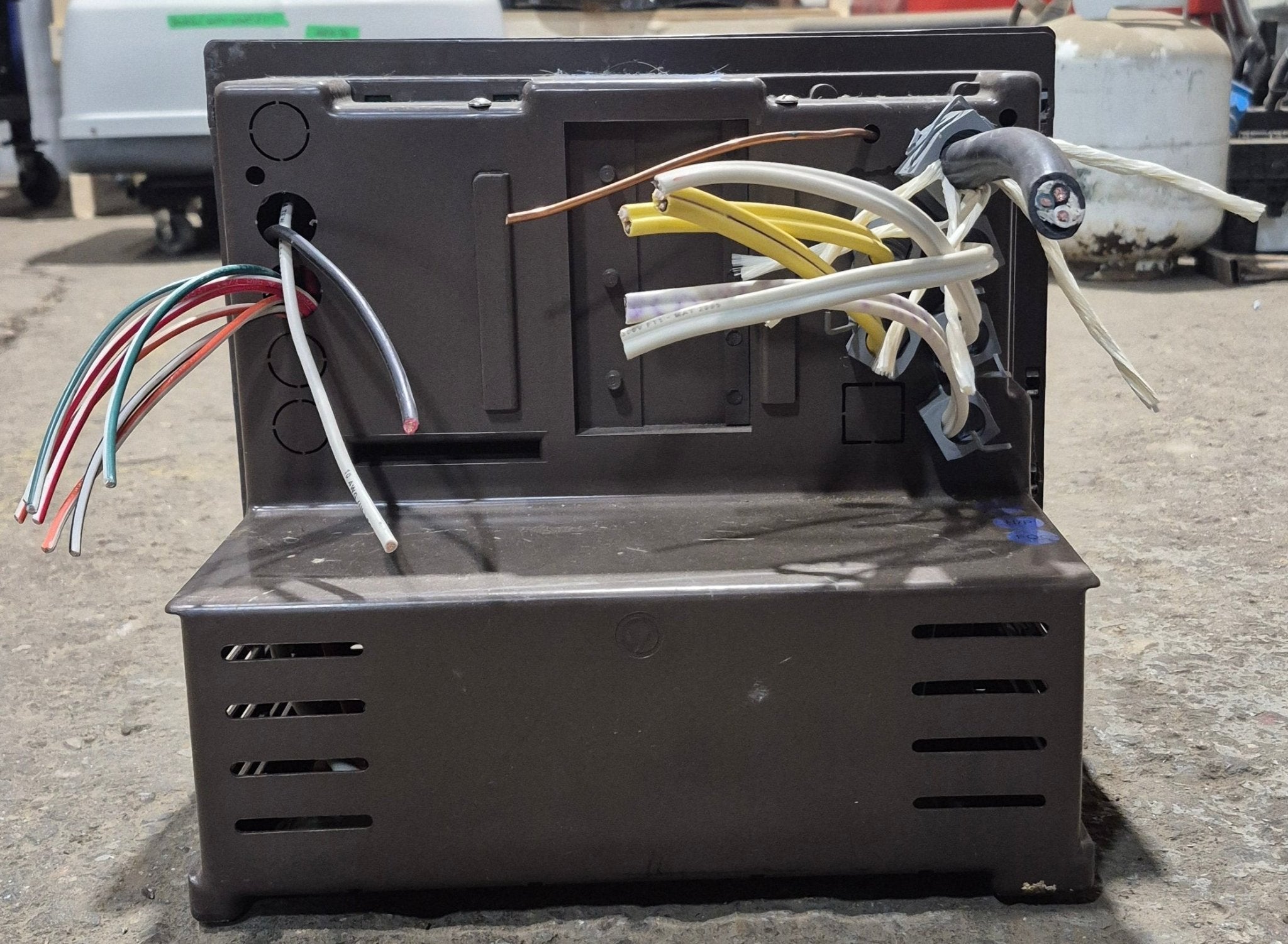 Used WFCO 35 AMP Converter WF-8935AN - Young Farts RV Parts