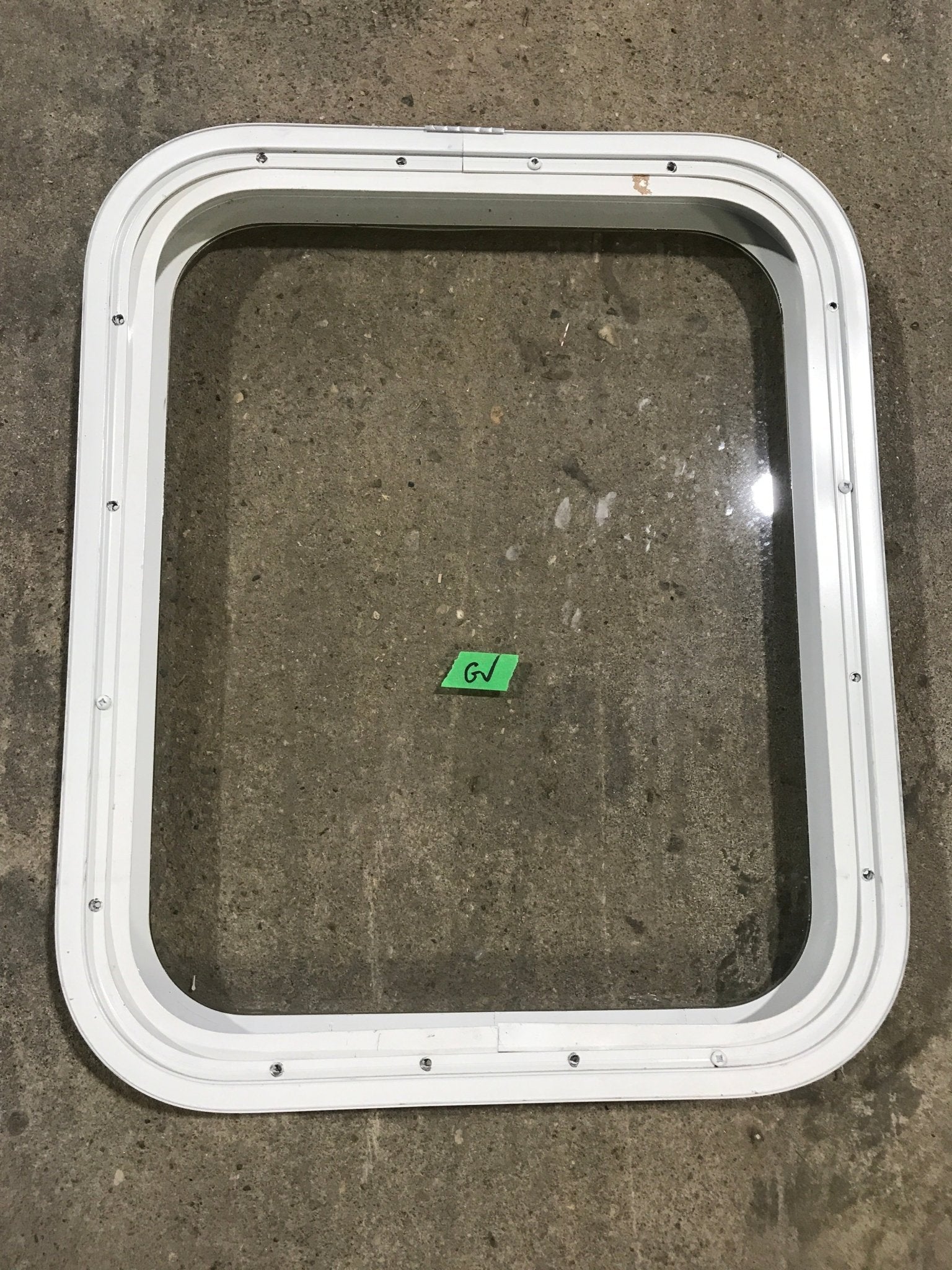 Used White Radius Non Opening Window : 17 1/2" W x 21 1/2" H x 1 1/2" D - Young Farts RV Parts