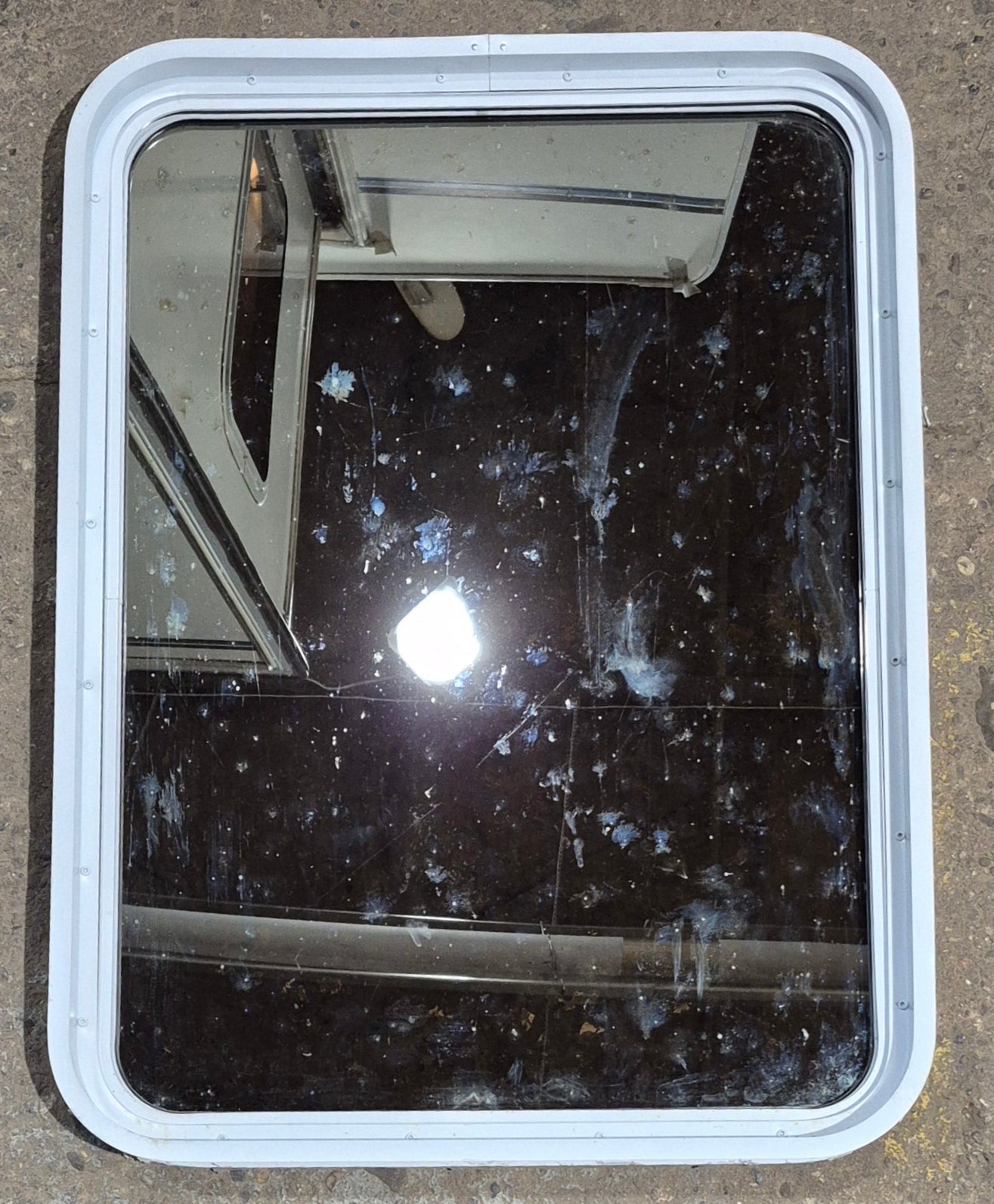 Used White Radius Non Opening Window : 26 1/4