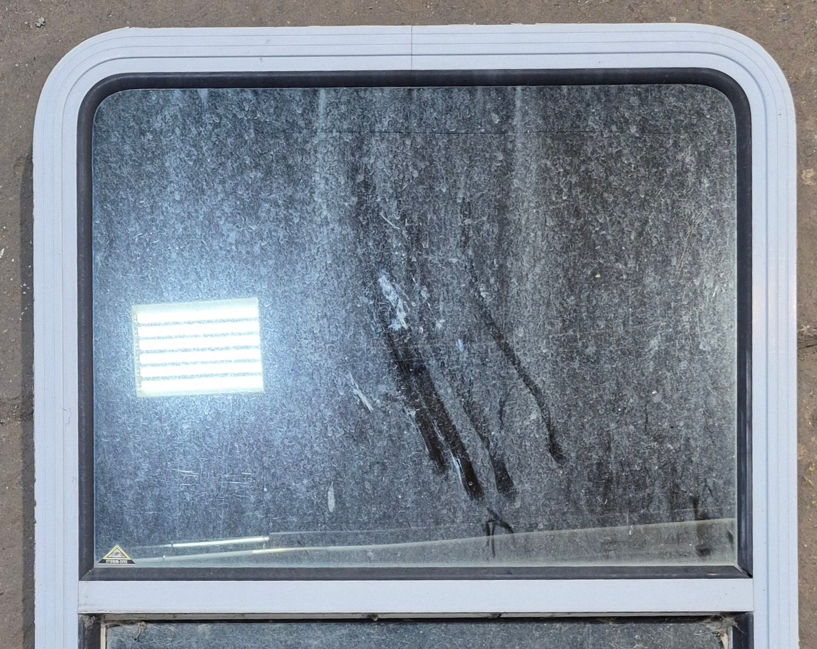 Used White Radius Opening Window : 26