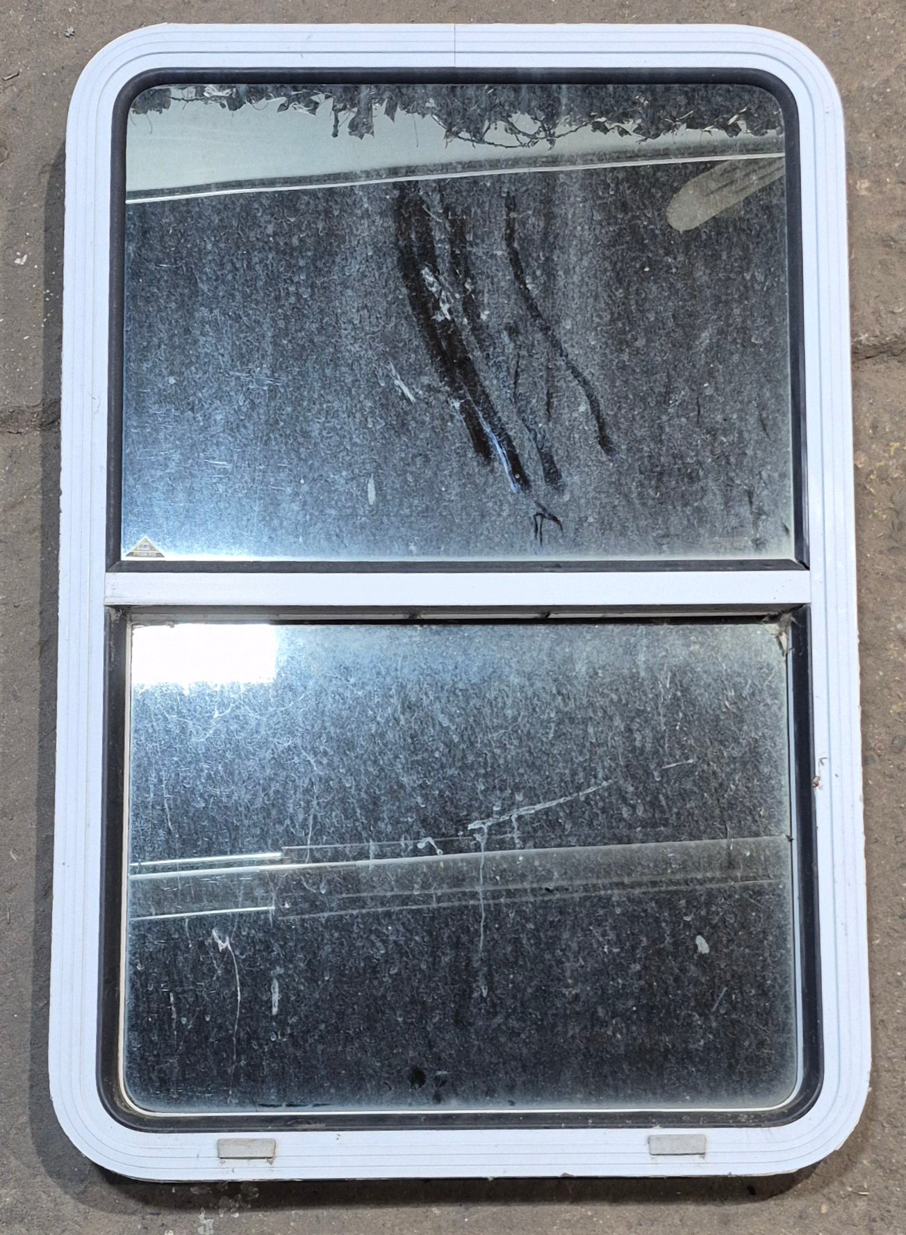Used White Radius Opening Window : 26