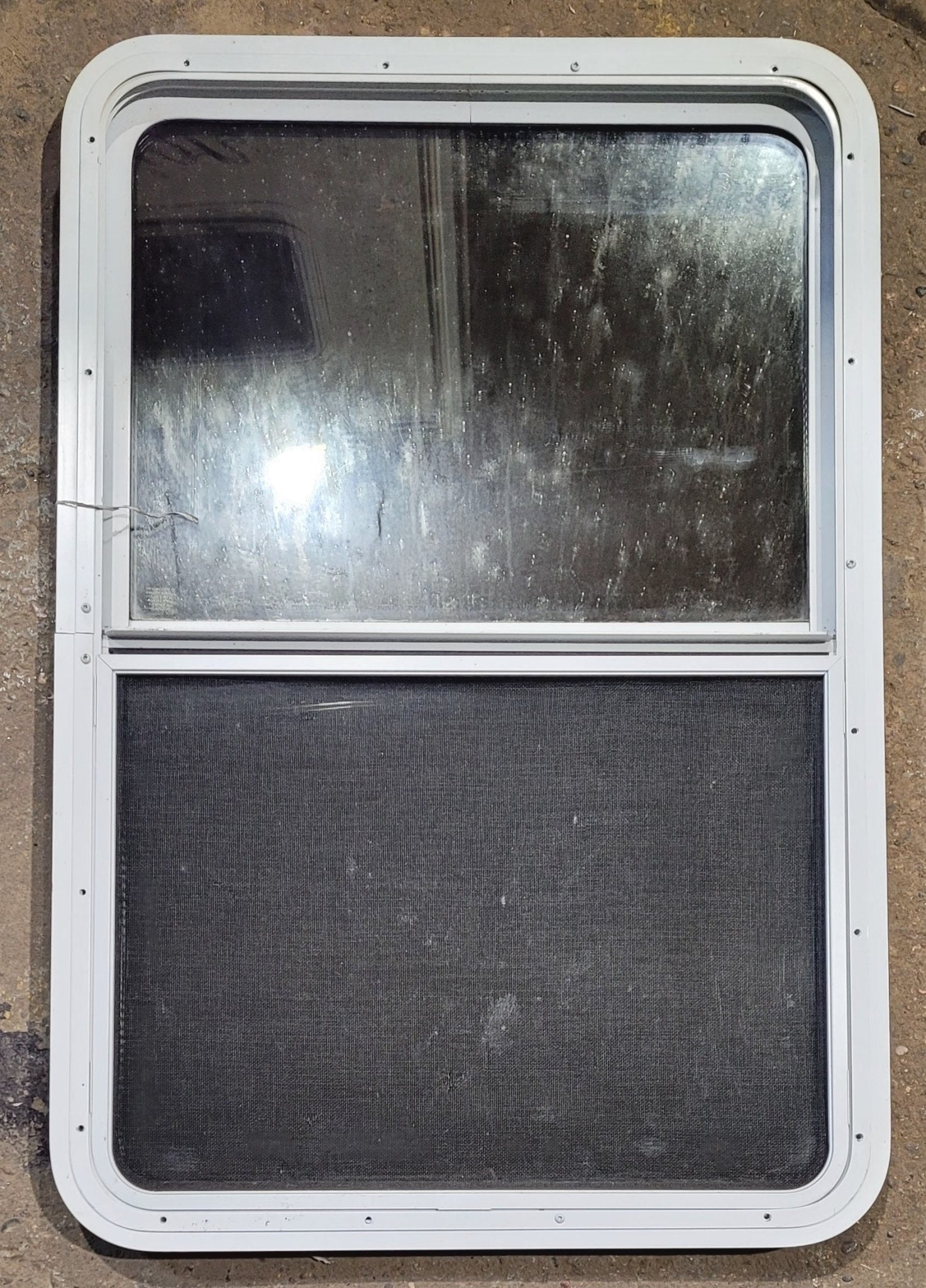 Used White Radius Opening Window : 26