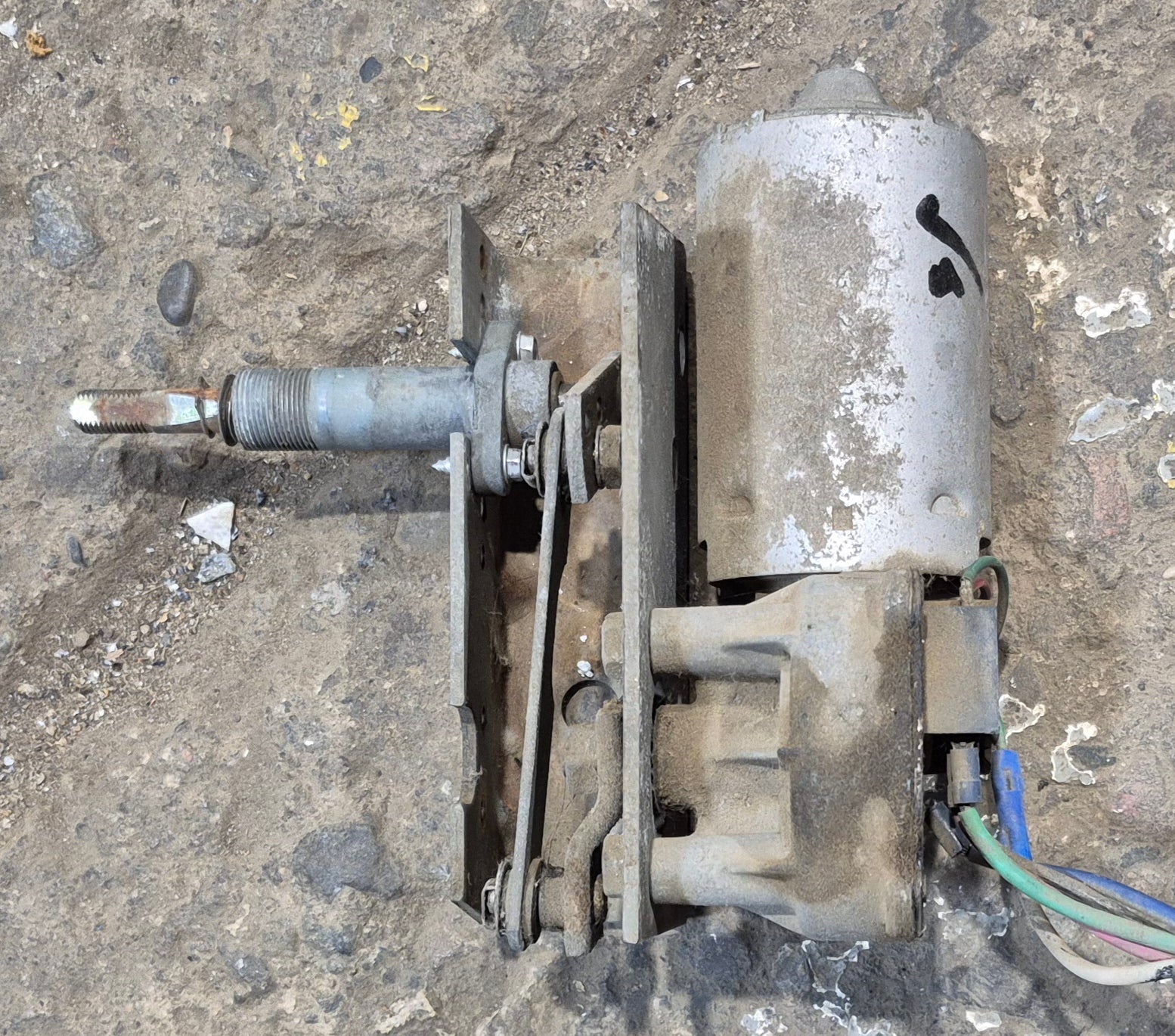 Used Wiper Motor for 1992 Thor Pinnacle 320Q - Young Farts RV Parts